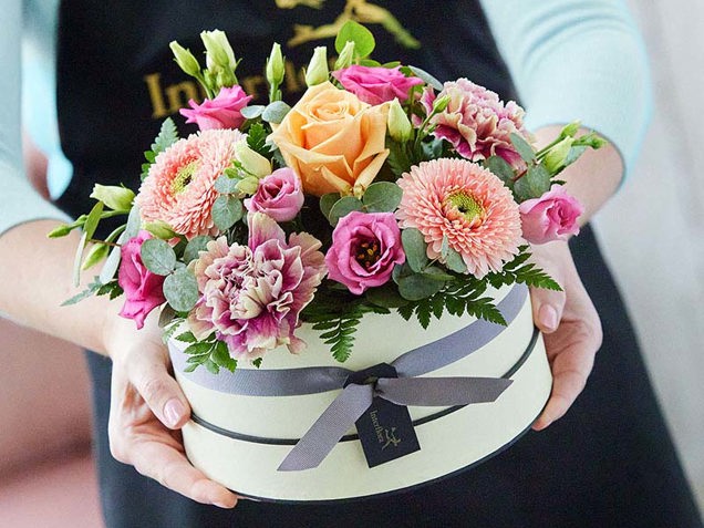 Hatbox made with the finest flowers image