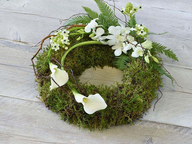 Eco-friendly White Calla Wreath image