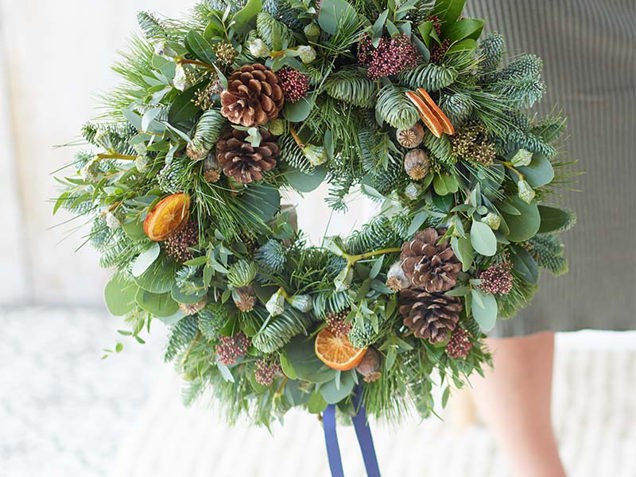 Classic Christmas wreath image