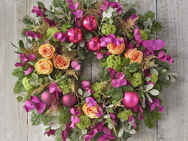 Rich and Vibrant Christmas wreath image